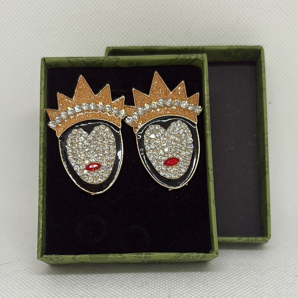 Disney Snow White Inspired Evil Queen Villain Studded Earrings - Picture 7 of 13